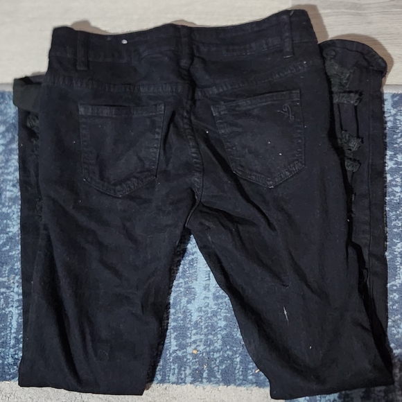 VIP Very Ripped Jeans - Picture 2 of 3